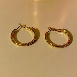 trendy hoops! | gold